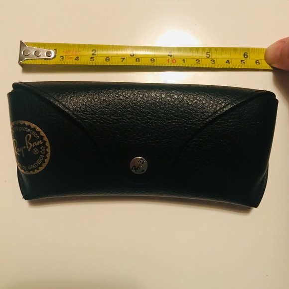 Men’s Black Ray Ban sunglass case with cleaning cloth - part of 5 for $25 bundle - Picture 6 of 9